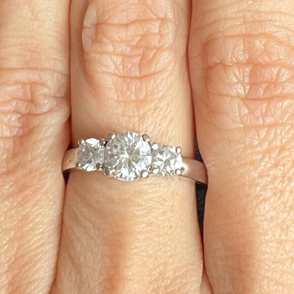 Sterling Silver 3-Stone QZ Ring - Picture 4 of 9